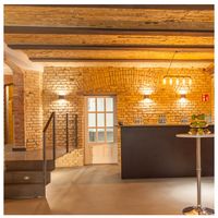 Blick auf Theke und Cateringküche im StartWerk-A Eventspace