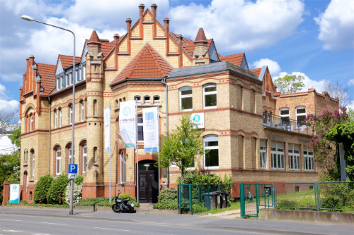 Aussenansicht des Altbaugebäudes des StartWerk-A in Wiesbaden