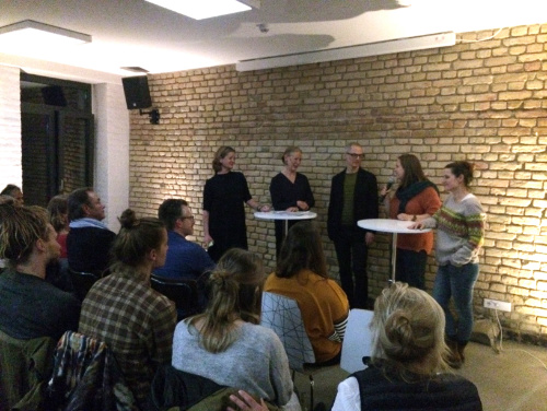 Diskussionsrunde mit Zuschauern im StartWerk-A Eventspace