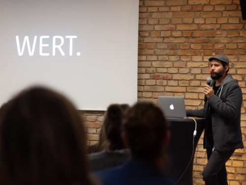 Samuel Waldeck von Shiftphones beim Vortrag im StartWerk-A